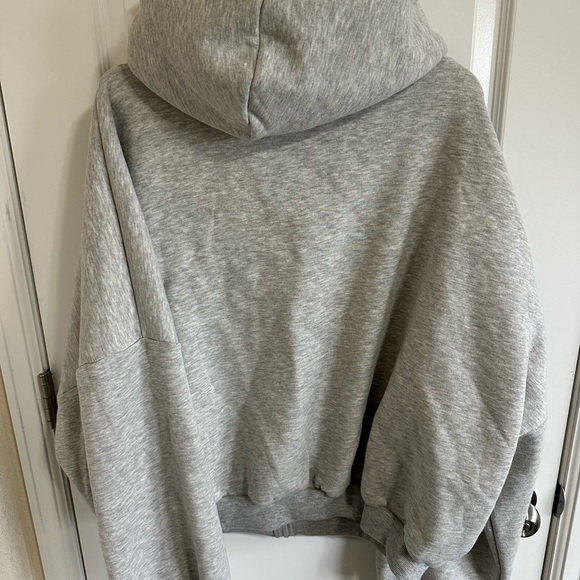 Blogilates zip up - Picture 2 of 3